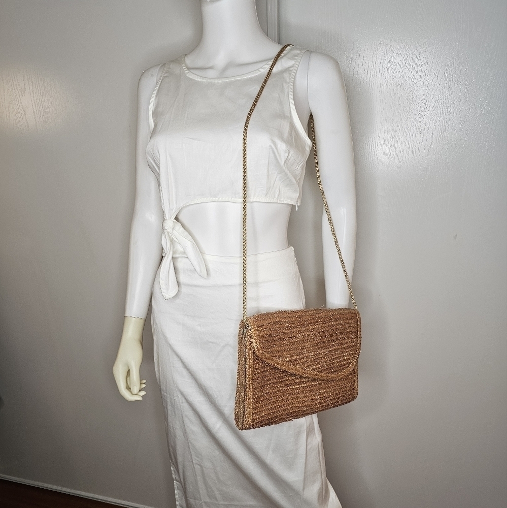 Elegant Tan Woven Shoulder Bag